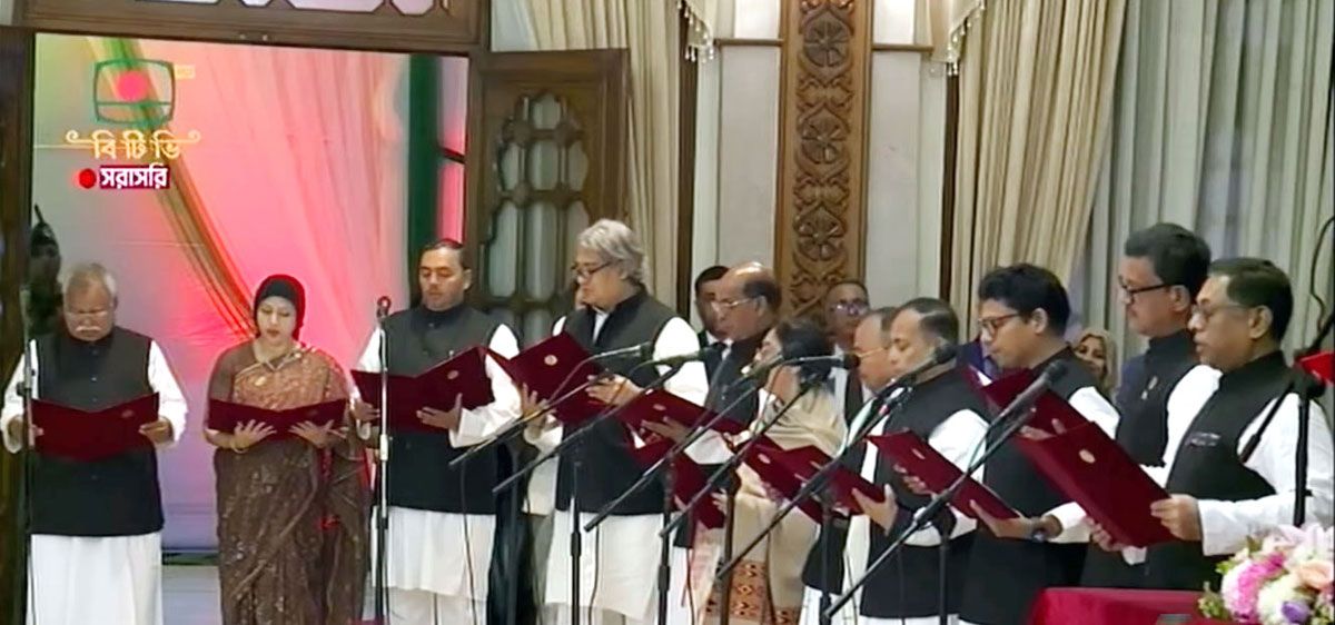 শপথ নিলেন মন্ত্রিসভার সদস্যরা