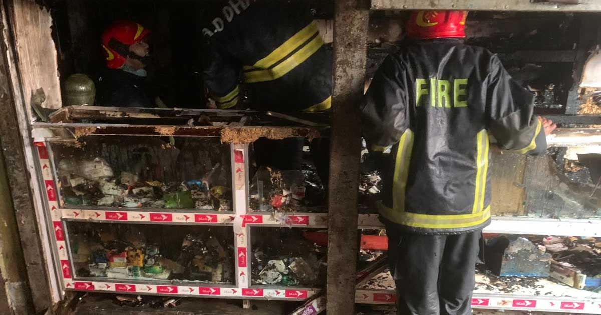 ৪৫-মিনিট-পর-নিয়ন্ত্রণে-চকবাজারে-দোকানের-আগুন