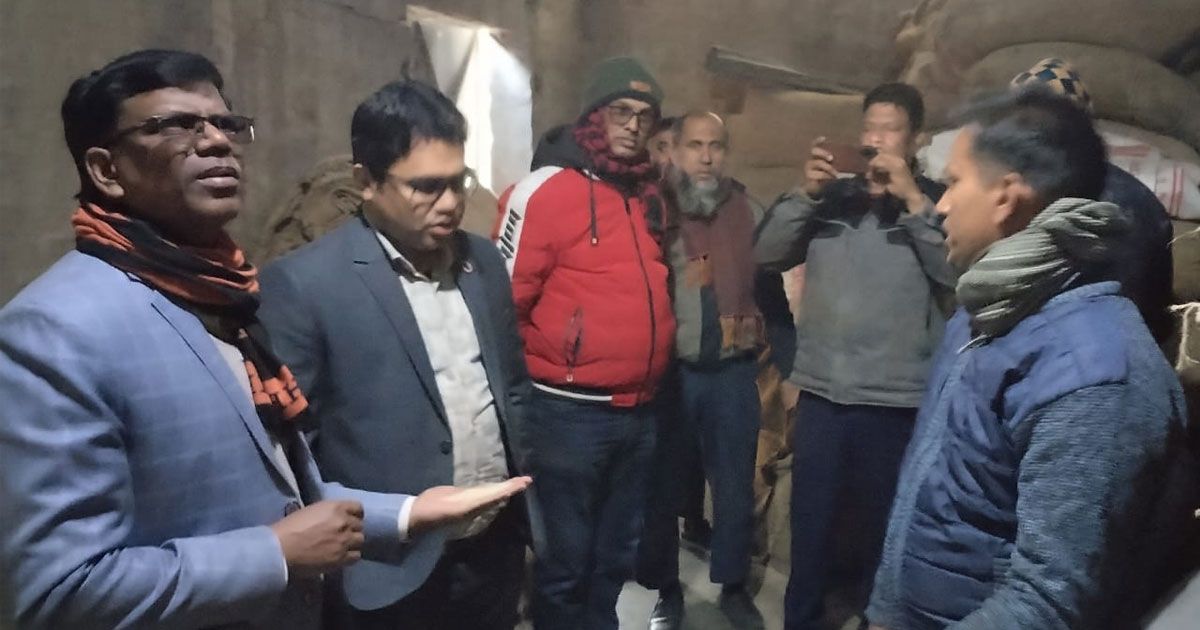 নওগাঁয়-চাল-ধানের ১০-ব্যবসায়ীকে-পাঁচ-লাখ-টাকা-জরিমানা-