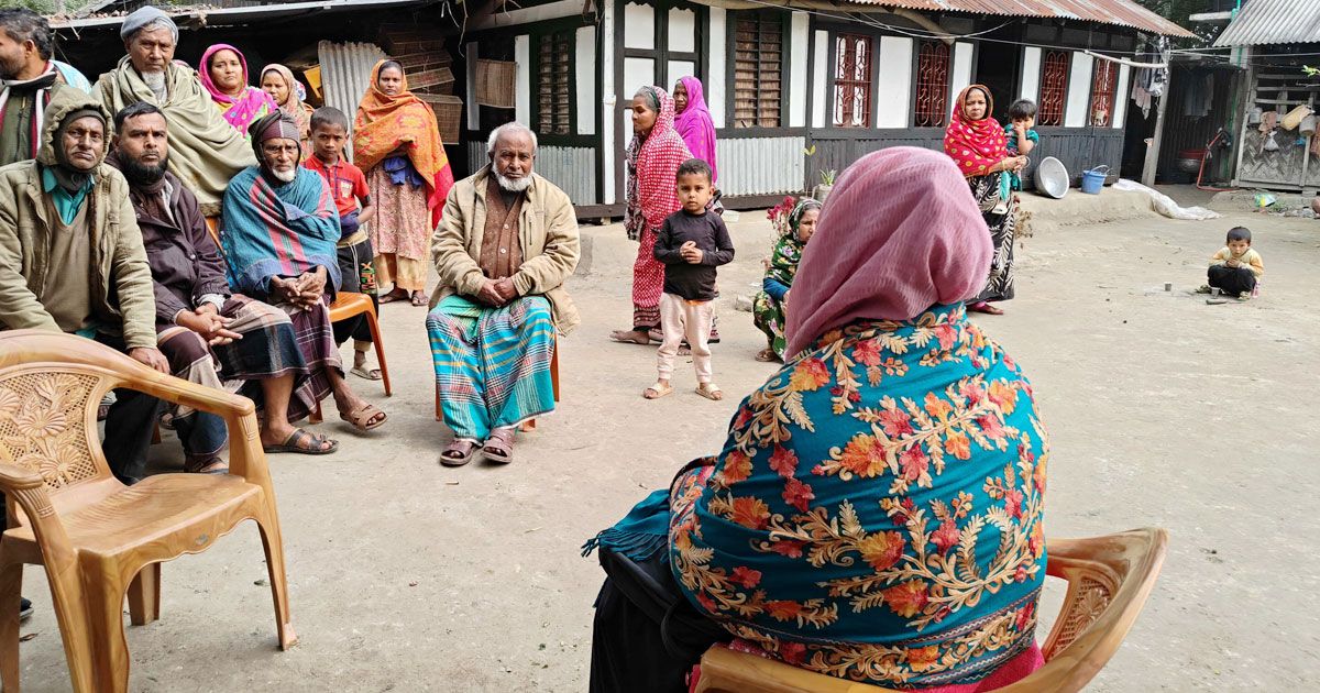 স্ত্রীর অধিকার পেতে প্রকৌশলীর বাড়িতে অবস্থান