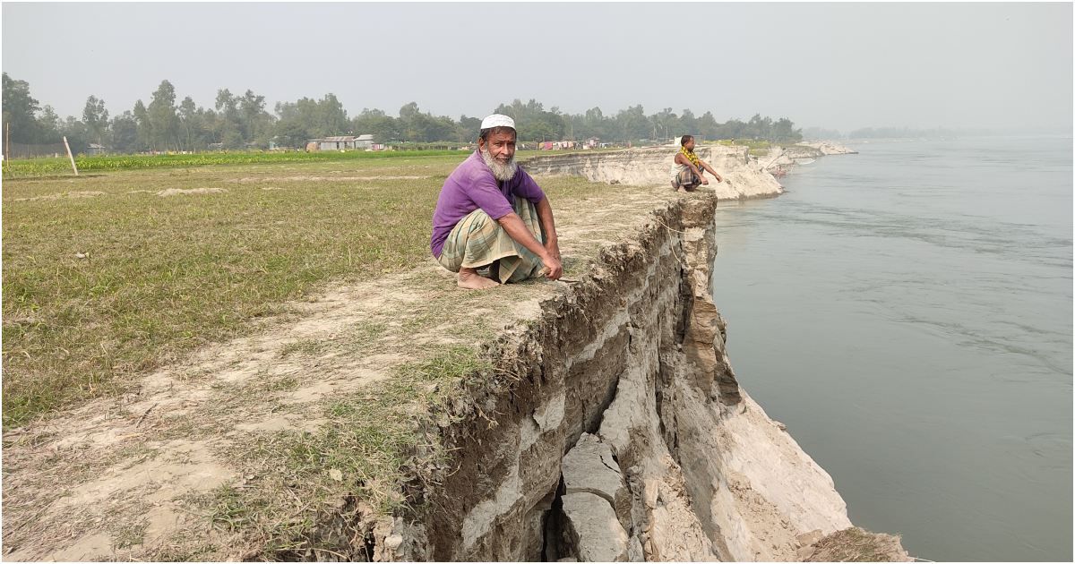 ভাঙনে যমুনায় মিশছে শাহজাদপুরের একের পর এক গ্রাম