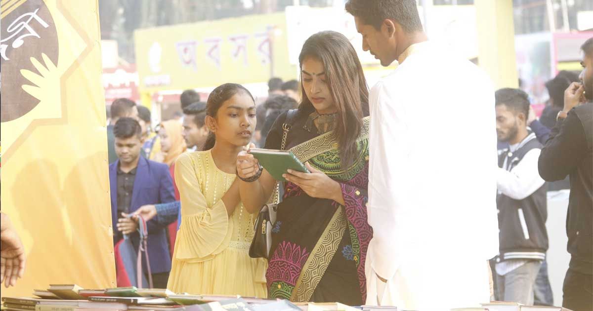 নতুন-৩১-বই-এলো-দ্বিতীয়-দিনের-মেলায়-