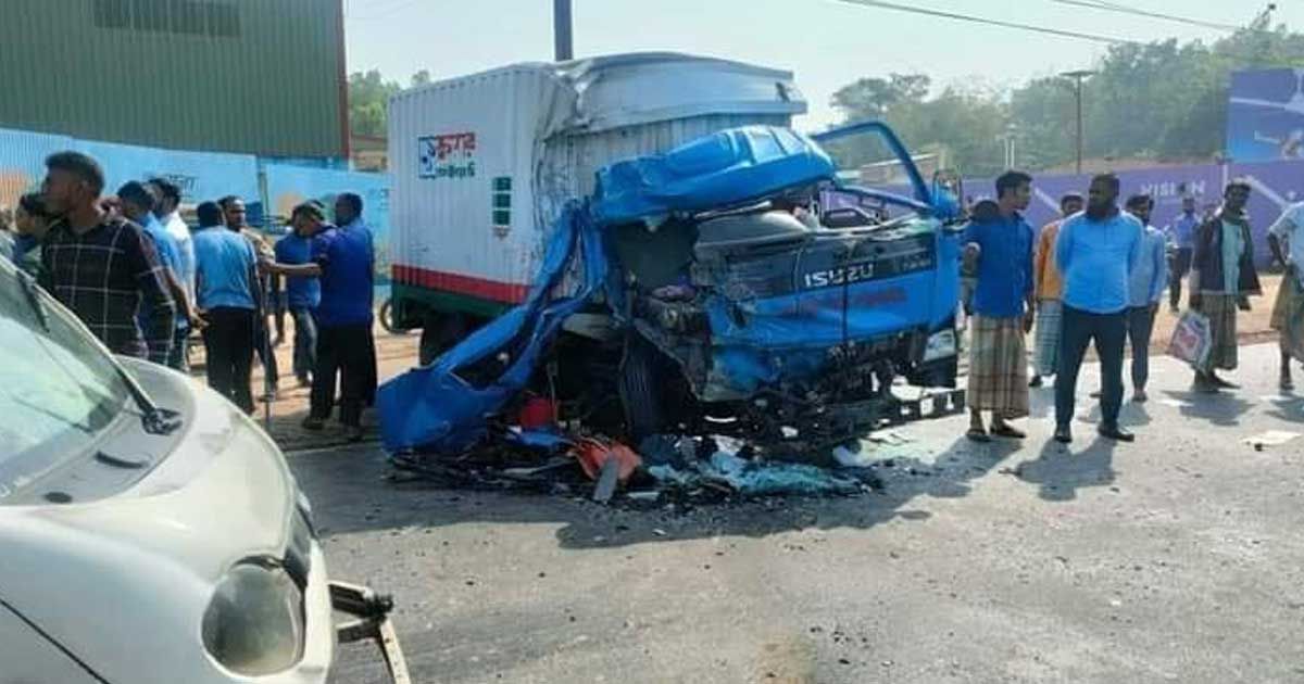 চকরিয়ার-বাস-কাভার্ড-ভ্যানের-সংঘর্ষে-নিহত-৩