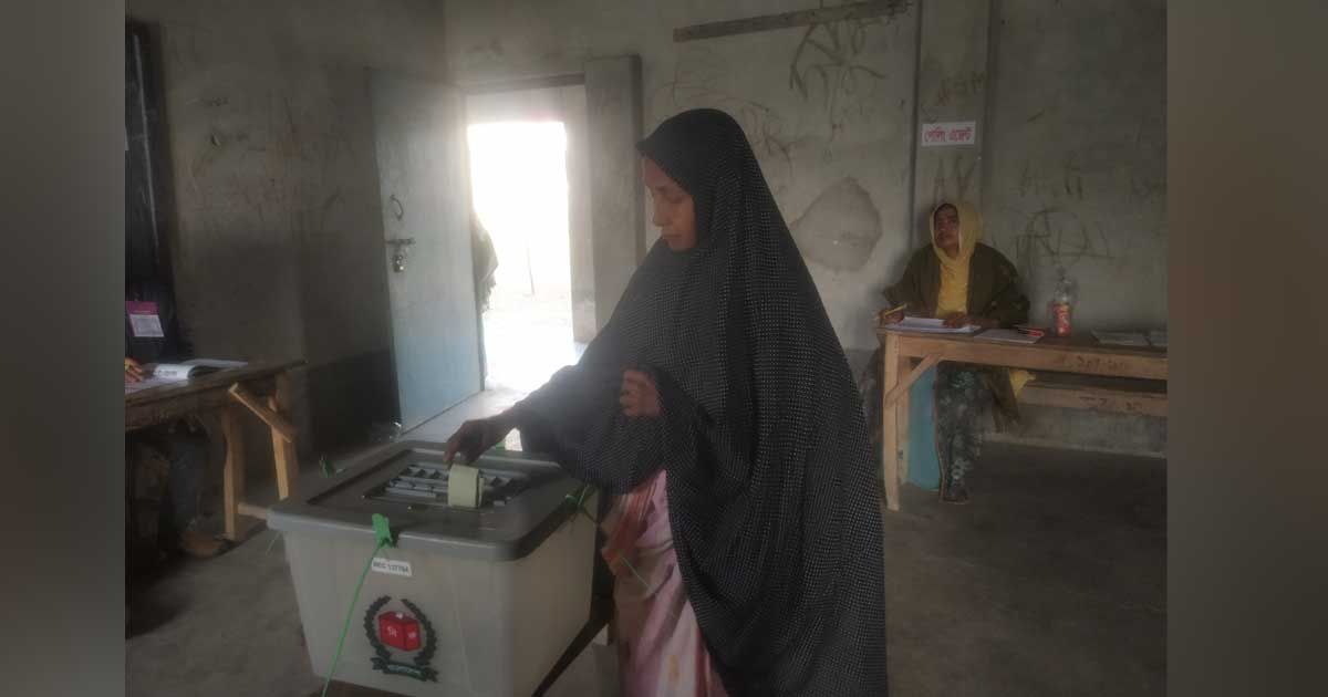 নওগাঁ-২: স্থগিত হওয়া নির্বাচনে চলছে ভোটগ্রহণ  