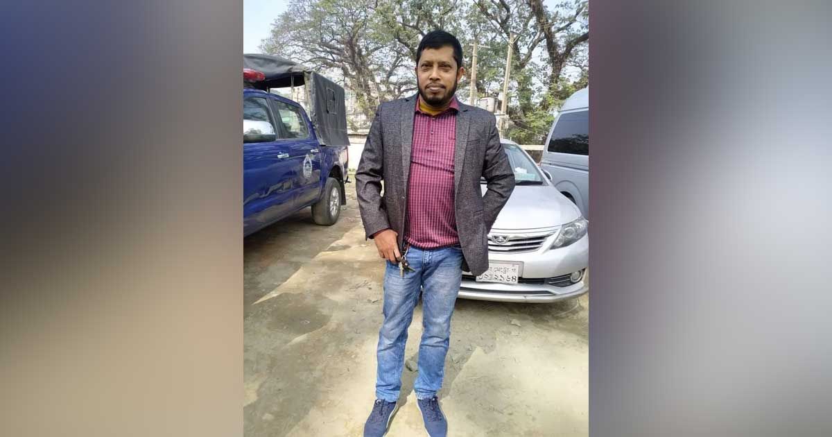 মাইক্রোবাস খাদে পড়ে পুলিশ কর্মকর্তা নিহত