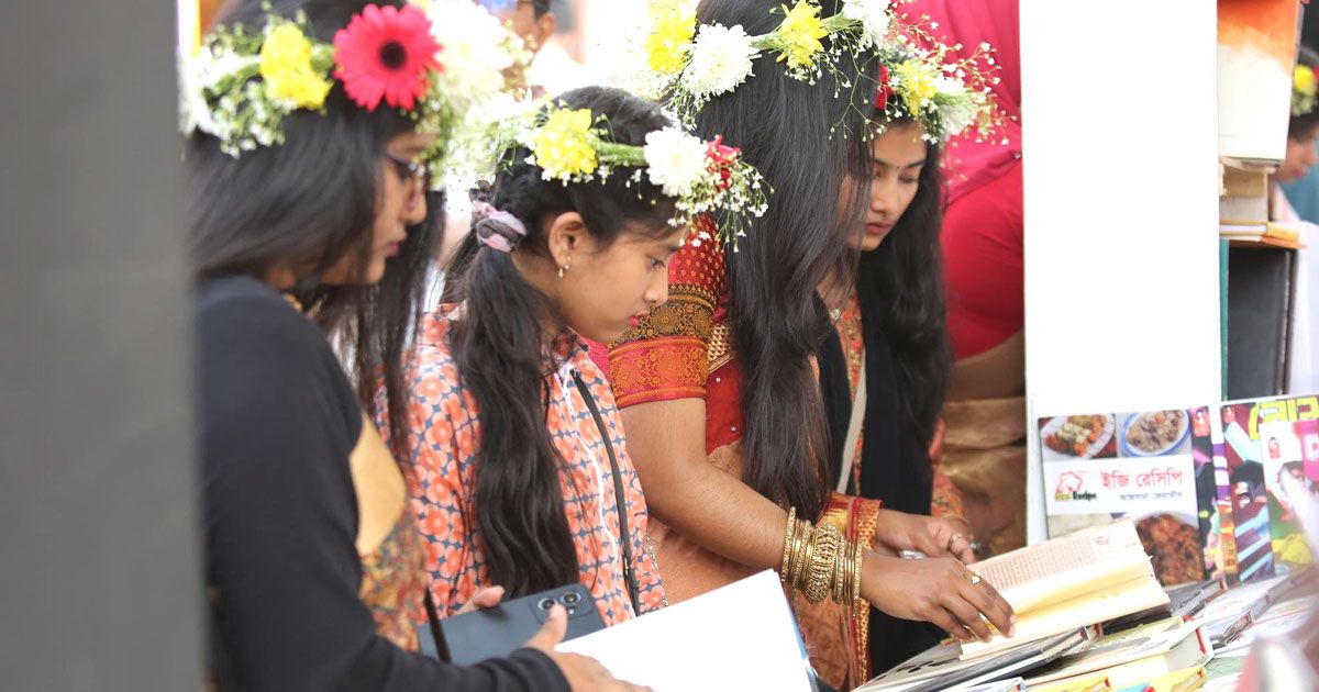 বসন্ত-ভালোবাসায় রাঙানো প্রাণের মেলা