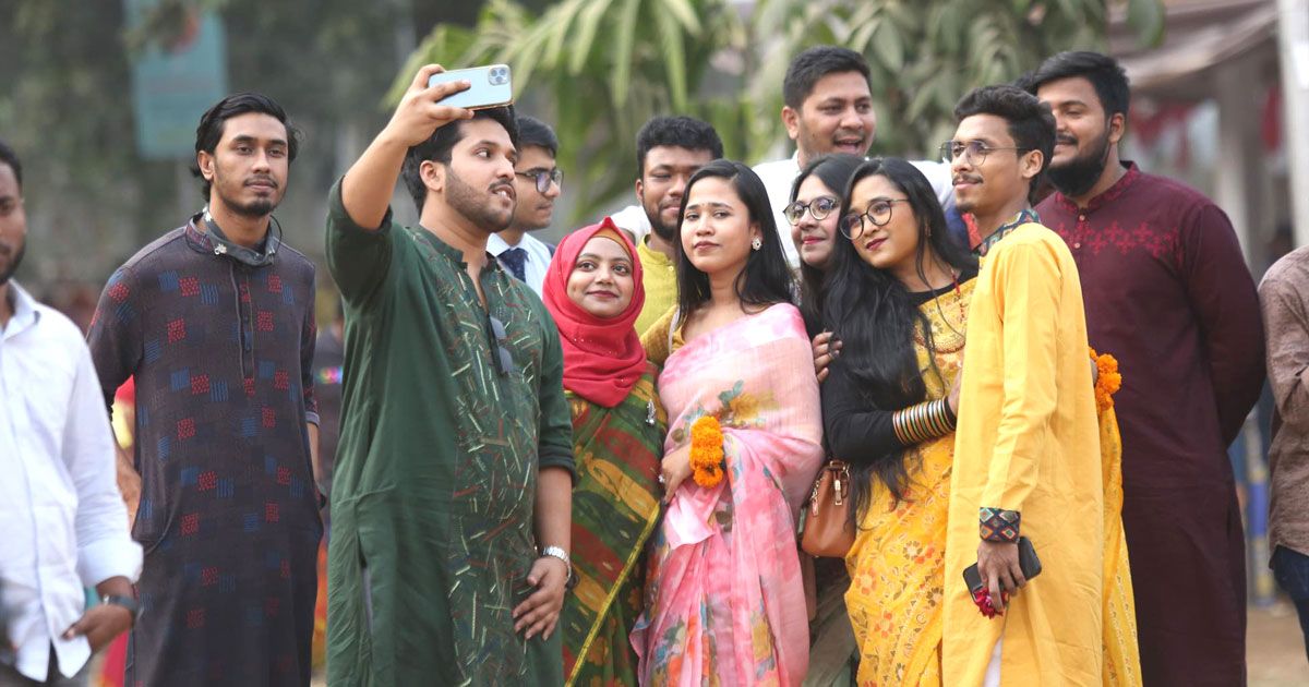 বসন্ত-ভালোবাসায় রাঙানো প্রাণের মেলা
