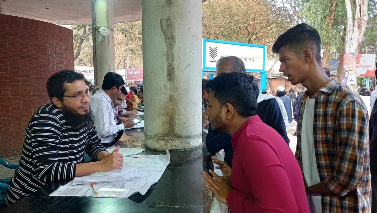 বইমেলায় চলছে সেবামূলক নানা কার্যক্রম 