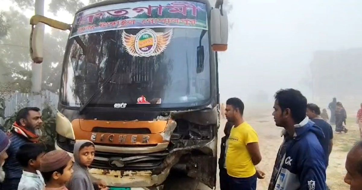 টাঙ্গাইলে বাসচাপায় মা-ছেলে নিহত