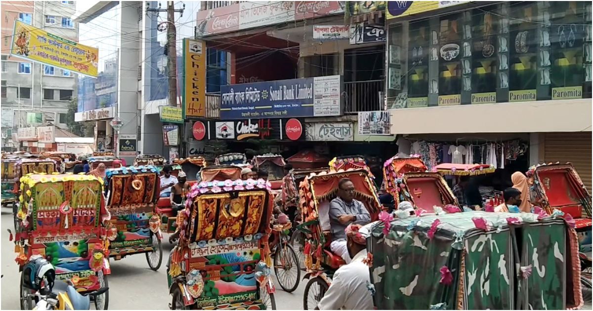 টাঙ্গাইলে নির্দেশনা অমান্য করে অটোরিকশার লাইসেন্স দেয়ার অভিযোগ