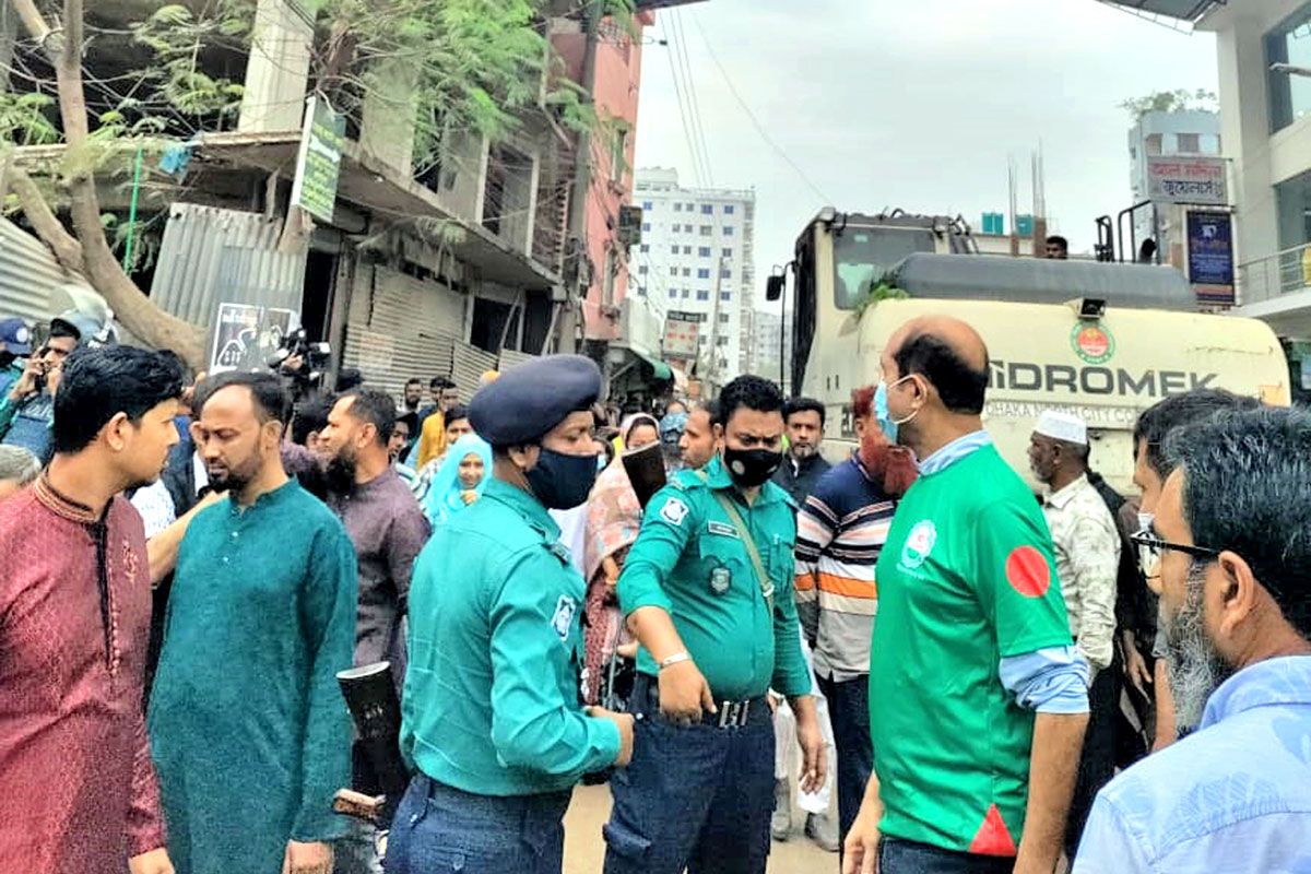 লাউতলা ও রামচন্দ্রপুর খাল উদ্ধারে ডিএনসিসি, ভাঙা হচ্ছে ১০ তলা ভবনও