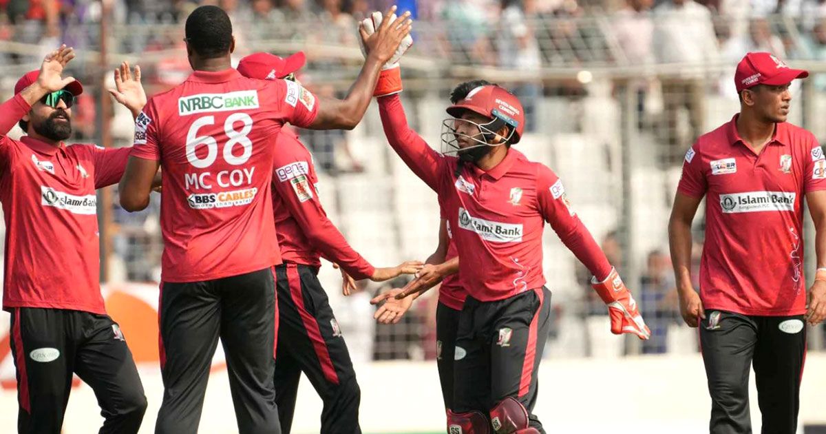 প্লে-অফে-যেতে-বরিশালকে-১৪১-রানের-লক্ষ্য-দিল-কুমিল্লা