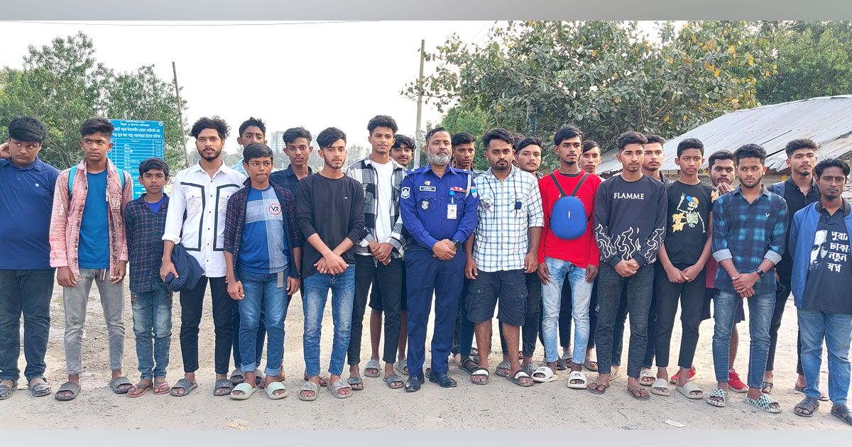 সুন্দরবনে-পথ-হারিয়ে-৯৯৯-এ-ফোন-৩১-পর্যটক-উদ্ধার