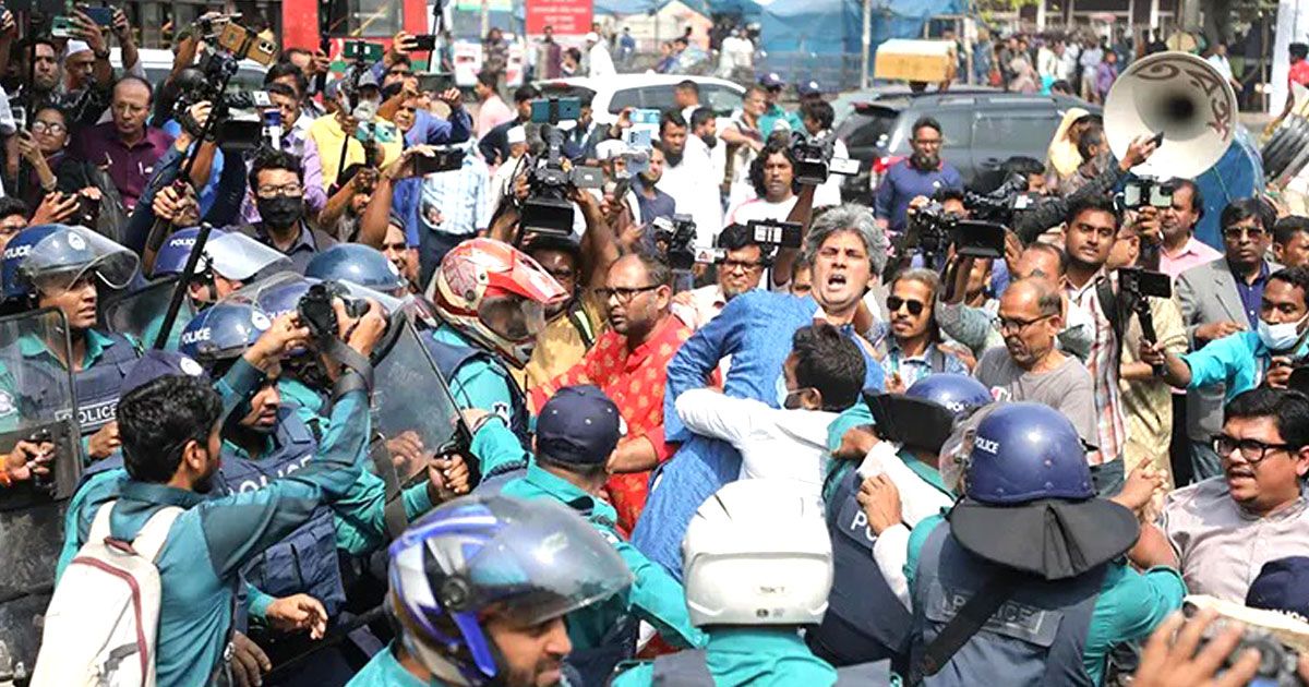 গণতন্ত্র মঞ্চের মিছিলে পুলিশের লাঠিচার্জ, জোনায়েদ সাকিসহ আহত ৫০