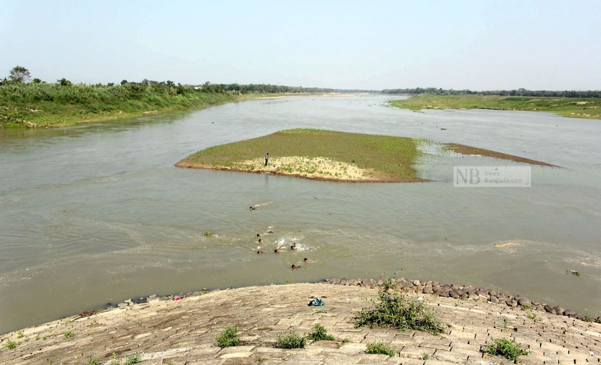 সুরমা এখন মরা খাল