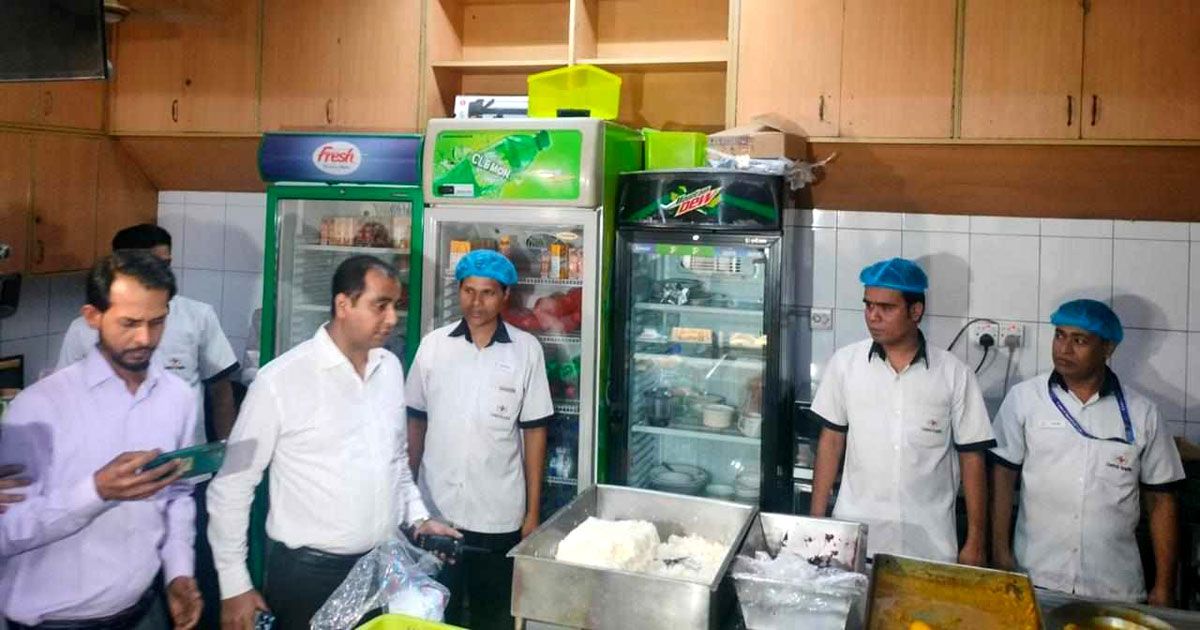 ল্যাবএইডের ছাদে অবৈধ রেস্তোরাঁ, সিলিন্ডারে লিকেজ