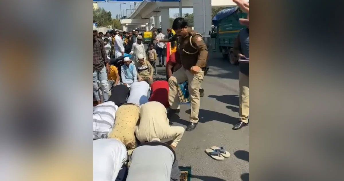 নামাজরত-মুসল্লিদের-লাথির-ভিডিও-ভাইরাল-দিল্লিতে-পুলিশ-কর্মকর্তা-বরখাস্ত