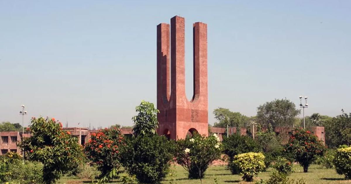 স্বামীকে-আটকে-নারীকে-ধর্ষণের-ঘটনায়-জাবির-৫-শিক্ষার্থী-স্থায়ী-বহিষ্কার

