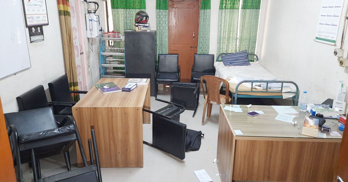 রোগীর-মৃত্যুতে-হাসপাতালে-ভাঙচুর-কর্মবিরতি-প্রত্যাহার-ইন্টার্ন-চিকিৎসকদের