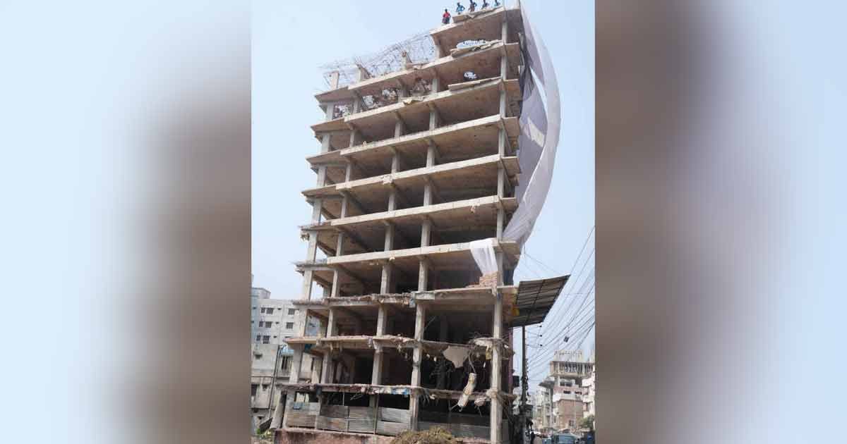 রামচন্দ্রপুর-খালে-ওঠা-১০-তলা-ভবন-৬০-হাজারে-বিক্রি