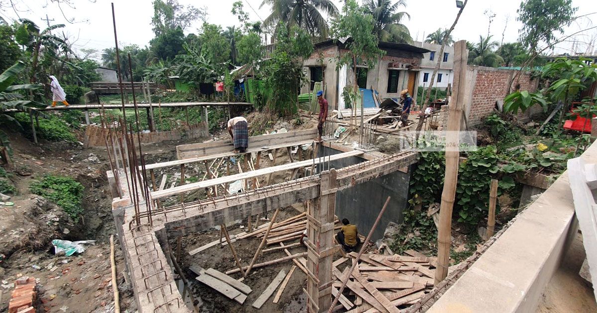 46-bridges-in-one-kilometer-canal