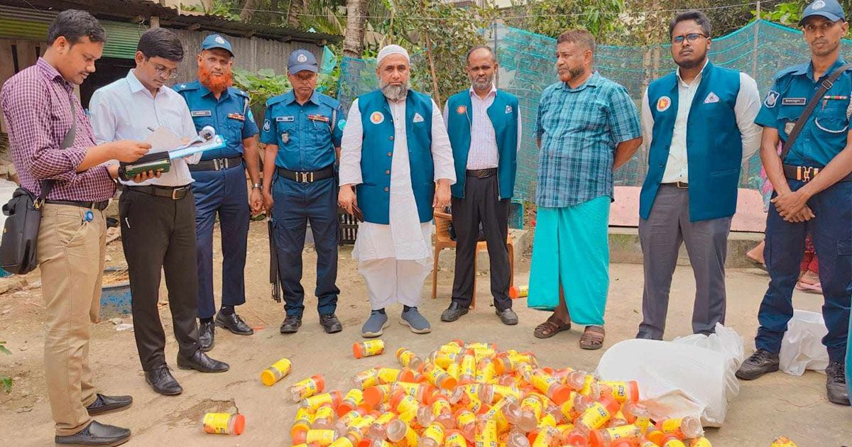 মেয়াদোত্তীর্ণ পাউডার দিয়ে সফট ড্রিংকস বানানো কারখানা সিলগালা 