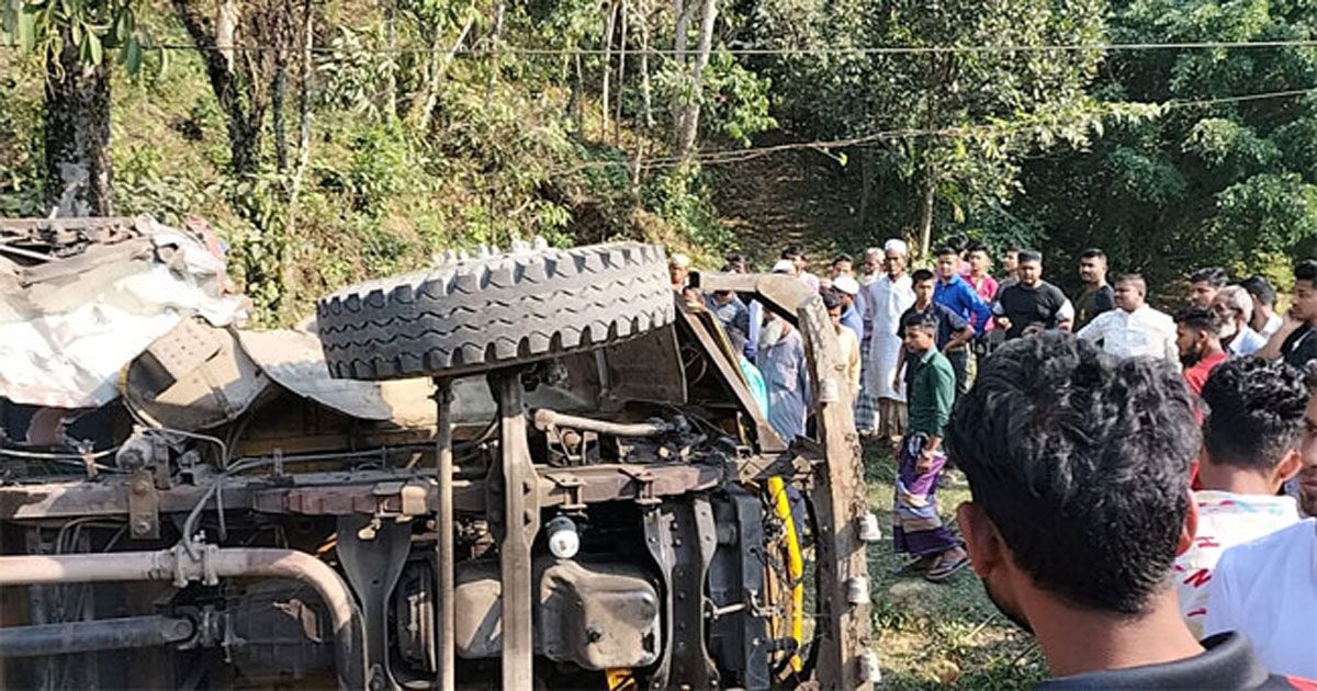 ‘চোরাই পণ্যবাহী’ গাড়ির কারণে সিলেট-তামাবিল মহাসড়ক এখন মরণফাঁদ