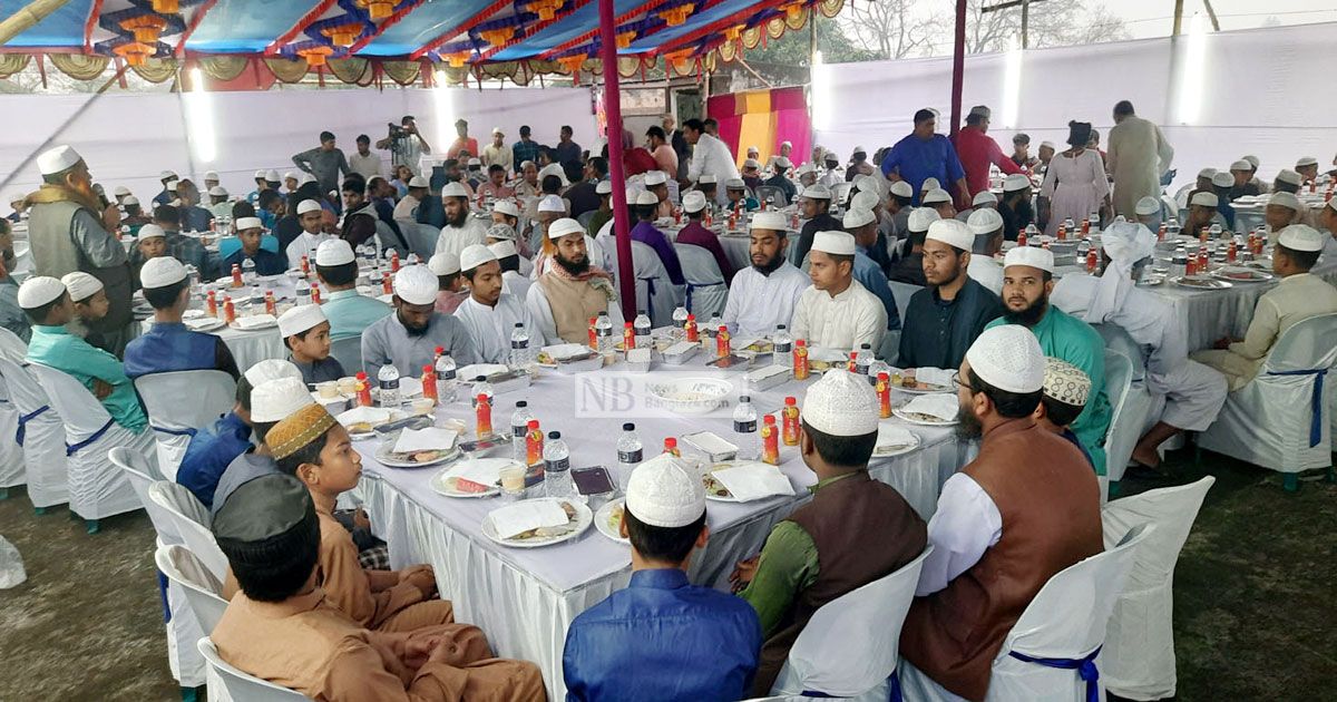 Iftar-of-Jamalpur-Press-Club-with-orphan-students