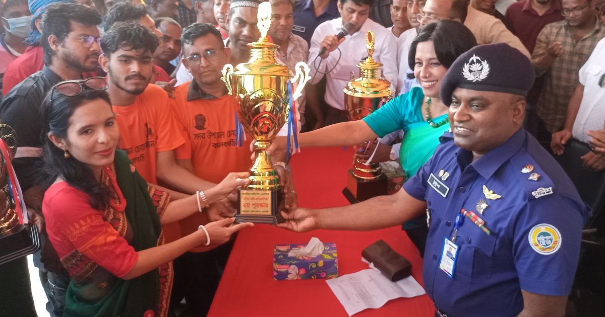 স্বাধীনতা-দিবসে-ঝালকাঠিতে-নৌকাবাইচ