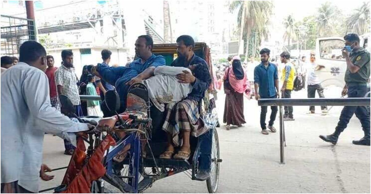 বাসের-ধাক্কায়-অটোরিকশার-তিন-যাত্রী-নিহত-আহত-চার