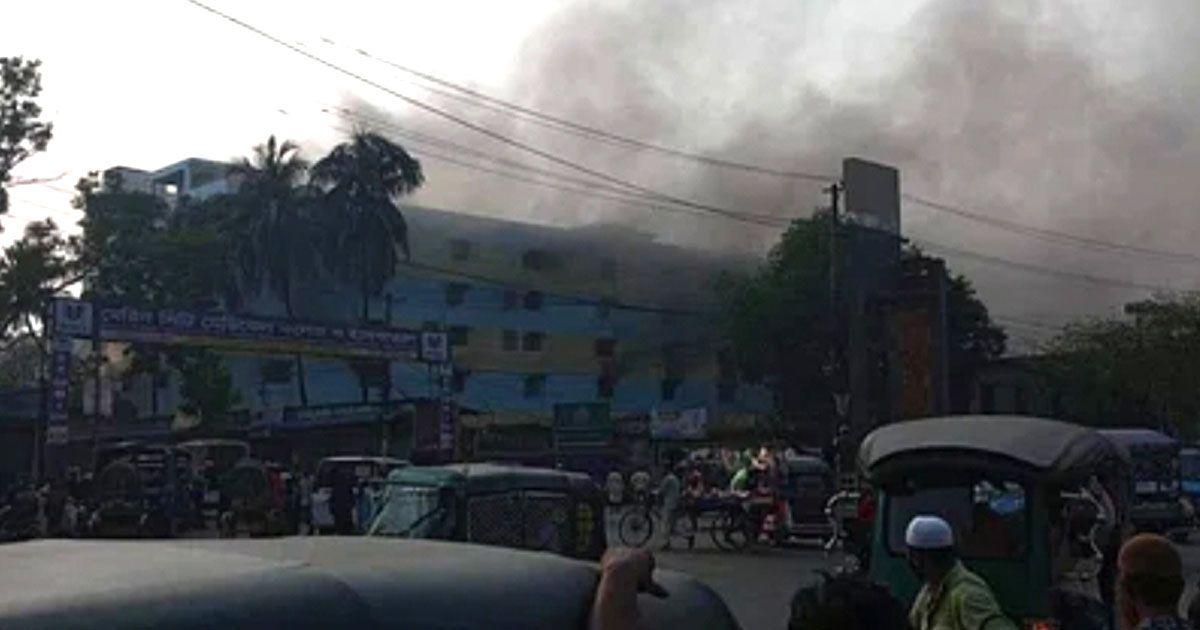 চট্টগ্রামে-জুতার-কারখানায়-আগুন-দুই-ঘণ্টার-চেষ্টায়-নিয়ন্ত্রণে
