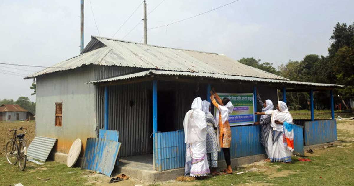 ময়মনসিংহে নিজ উদ্যোগে মসজিদ বানালেন ট্রান্সজেন্ডাররা