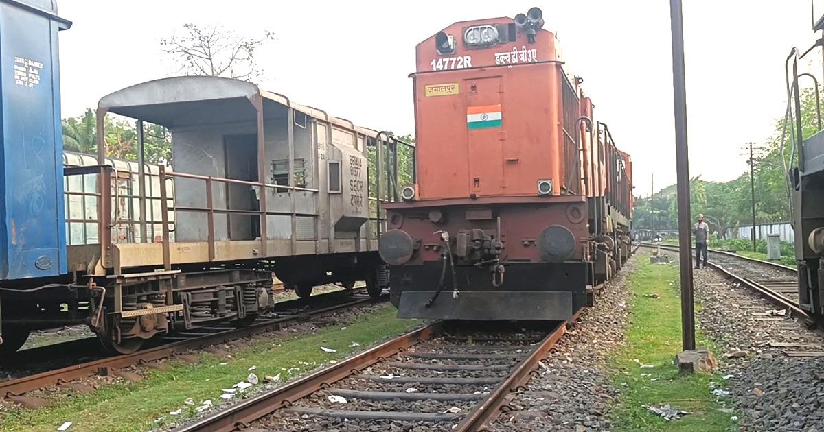 ভারত থেকে দর্শনায় পৌঁছেছে পেঁয়াজের প্রথম চালান