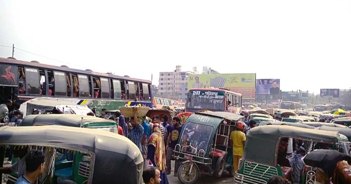 বাড়ছে গাড়ি, মহাসড়ক ছেড়ে সড়কে যানজট