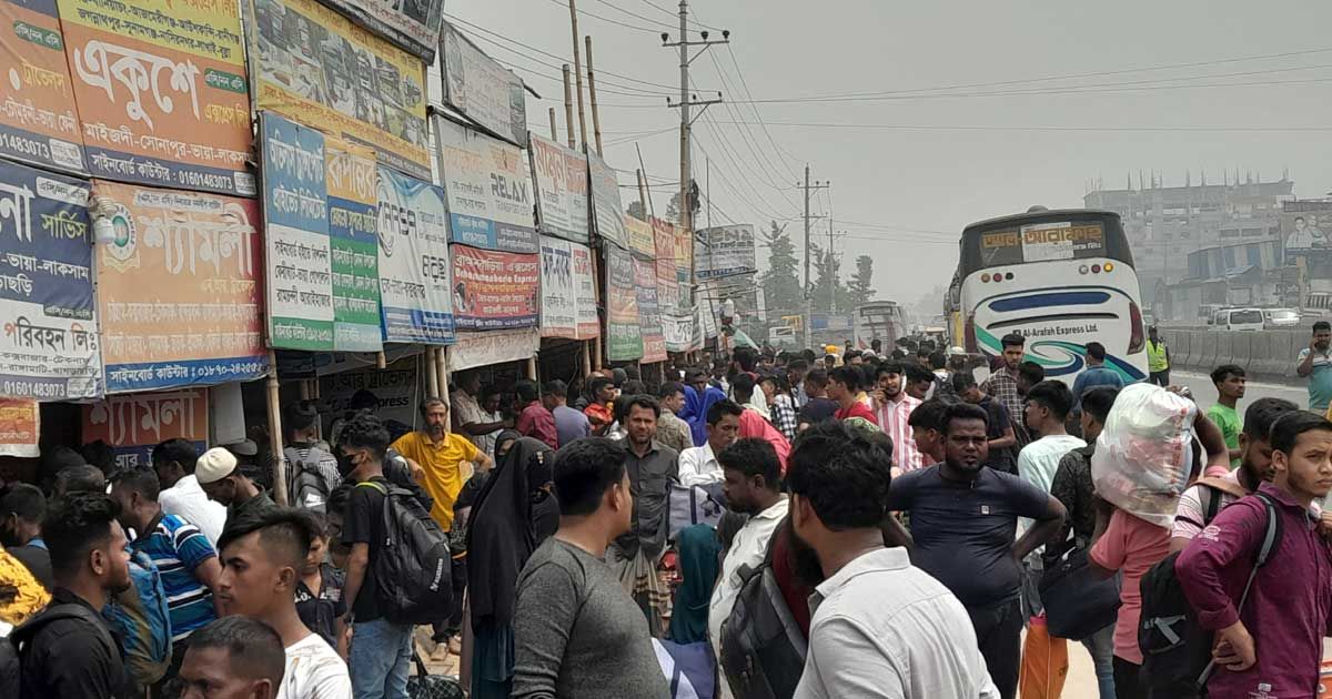 মহাসড়কে-মানুষের-ঢল-বাড়তি-ভাড়ায়-ভোগান্তি