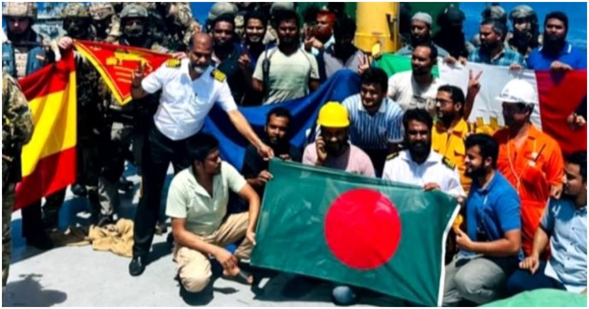 মুক্ত-ক্রুদের-ঘরে-ঈদের-আনন্দ
