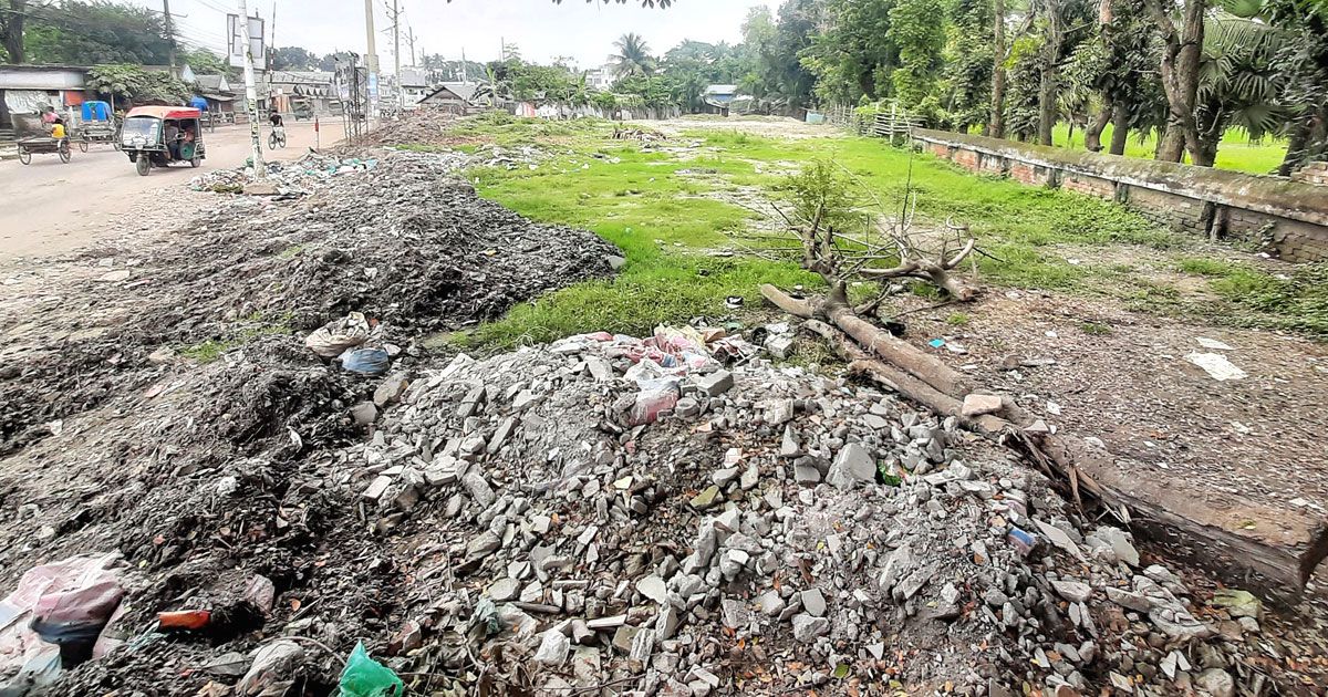 ক্ষমতাধর কেসিসি কাউন্সিলরের কাছে অসহায় রেলওয়ে