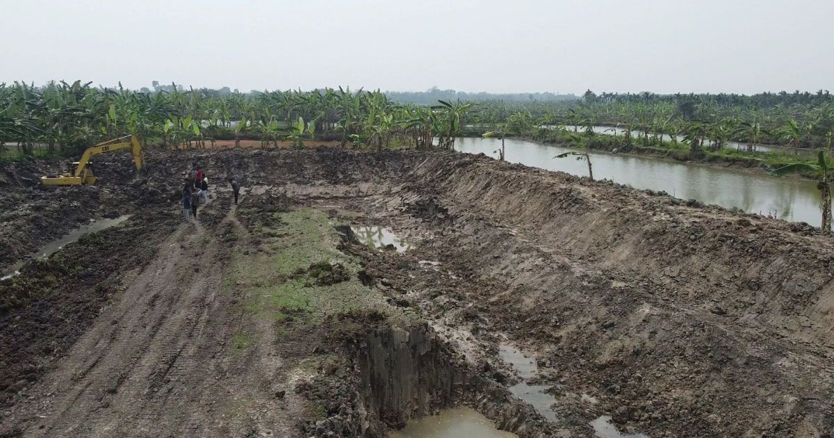 পুকুর খননে নৈশপ্রহরীর দাবি ছয় লাখ টাকা