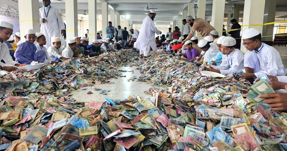 The-number-of-donations-in-Pagla-Masjid-is-being-counted-without-records