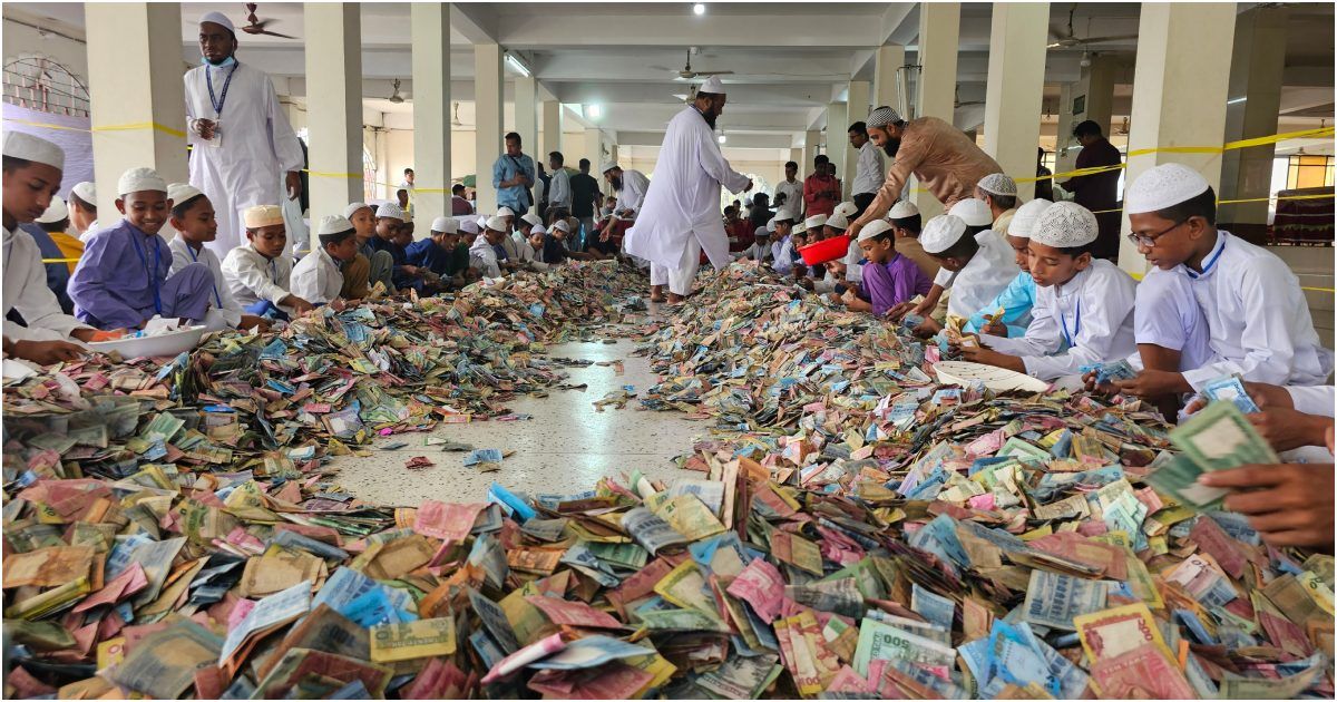 27-sacks-of-money-are-being-counted-in-the-donation-box-of-Pagla-Mosque