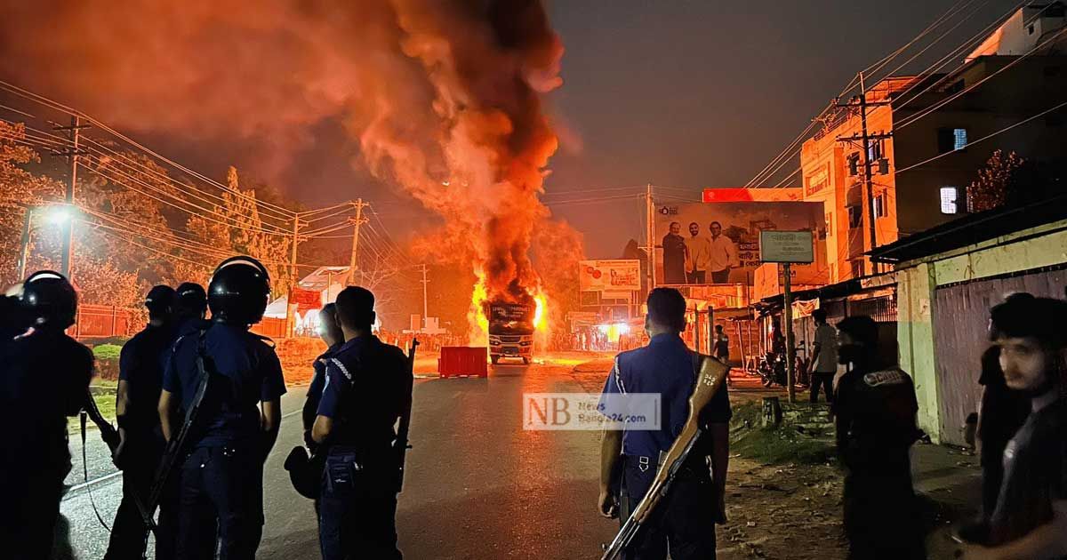 বাসের ধাক্কায় দুই চুয়েট শিক্ষার্থী নিহত, আহত ১