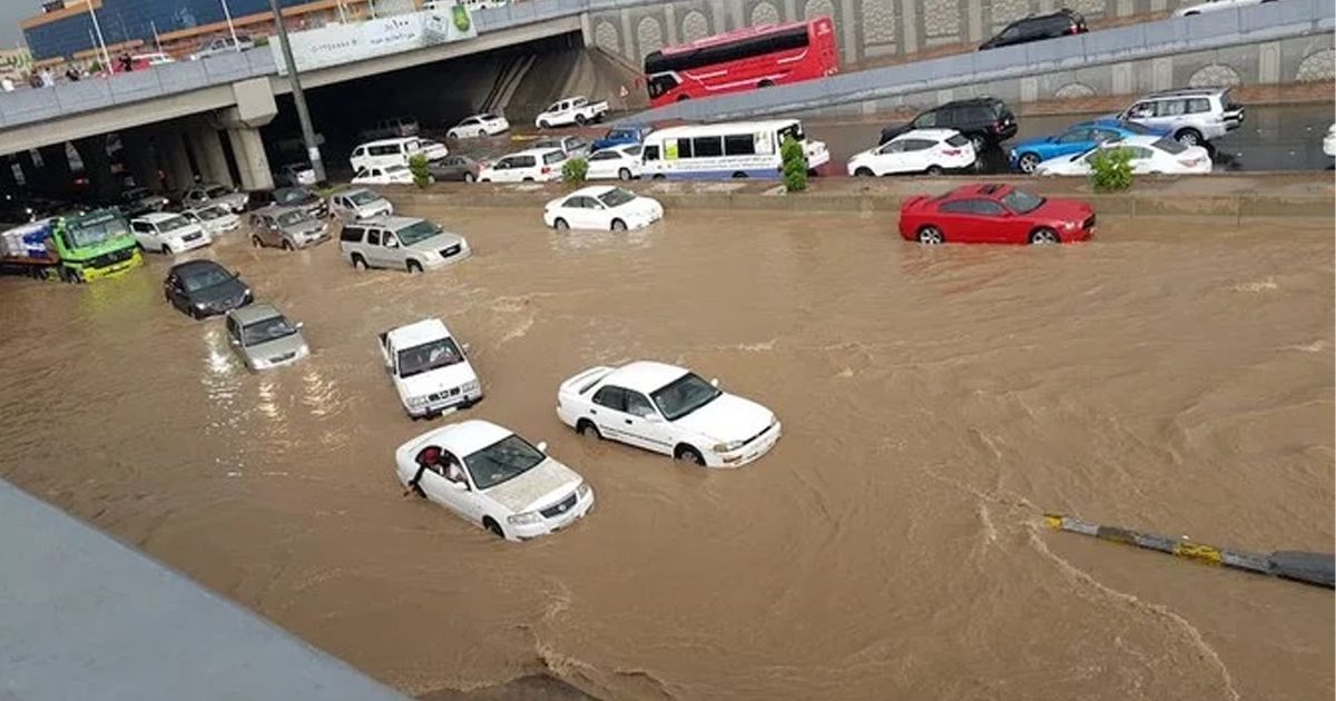 This-time-in-Saudi-Arabia-heavy-rain-has-submerged-the-roads