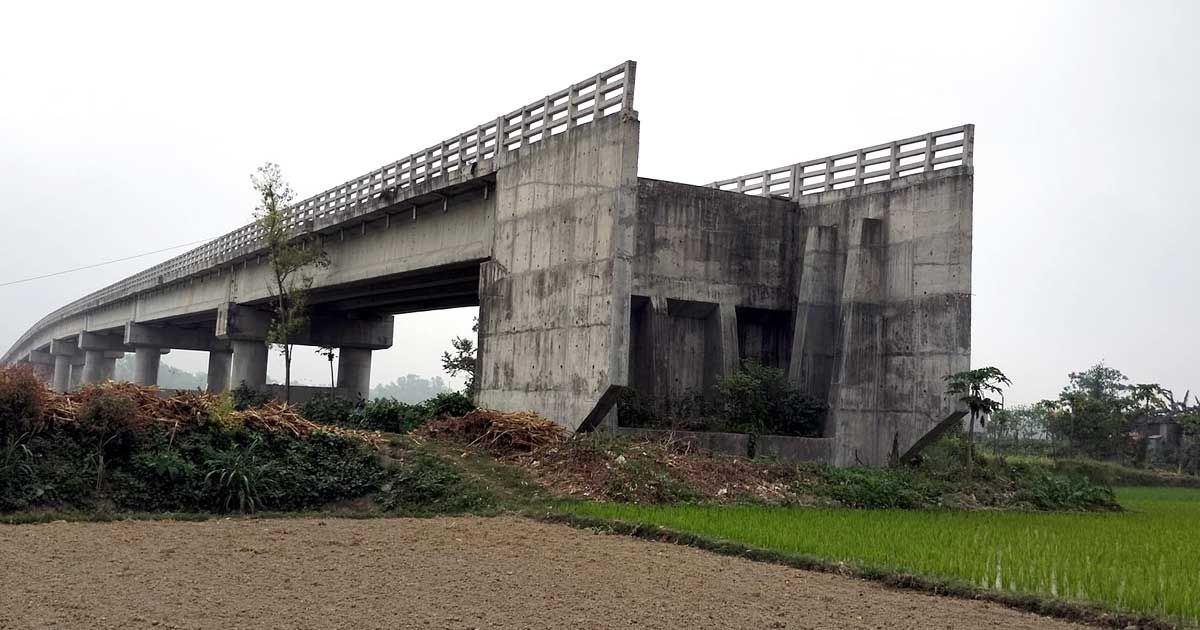35-crore-bridge-is-not-working-due-to-lack-of-connecting-roads