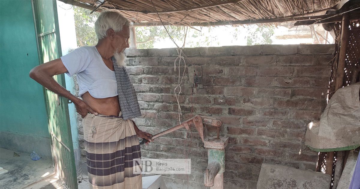 দাবদাহের মধ্যে টিউবওয়েলে পানি উঠছে না মেহেরপুরে