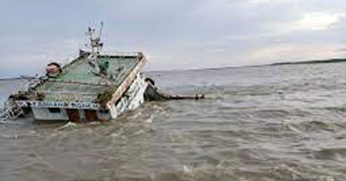 Master-missing-in-cargo-sinking-in-Meghna-rescued-11