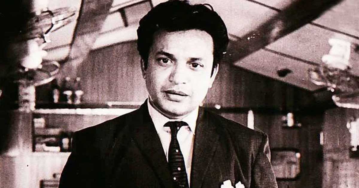 What-line-did-Uttam-Kumar-stand-and-vote-in?