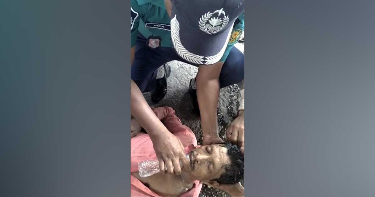 ট্রাফিক-পুলিশের-তৎপরতায়-রক্ষা-পেল-রিকশাচালকের-প্রাণ