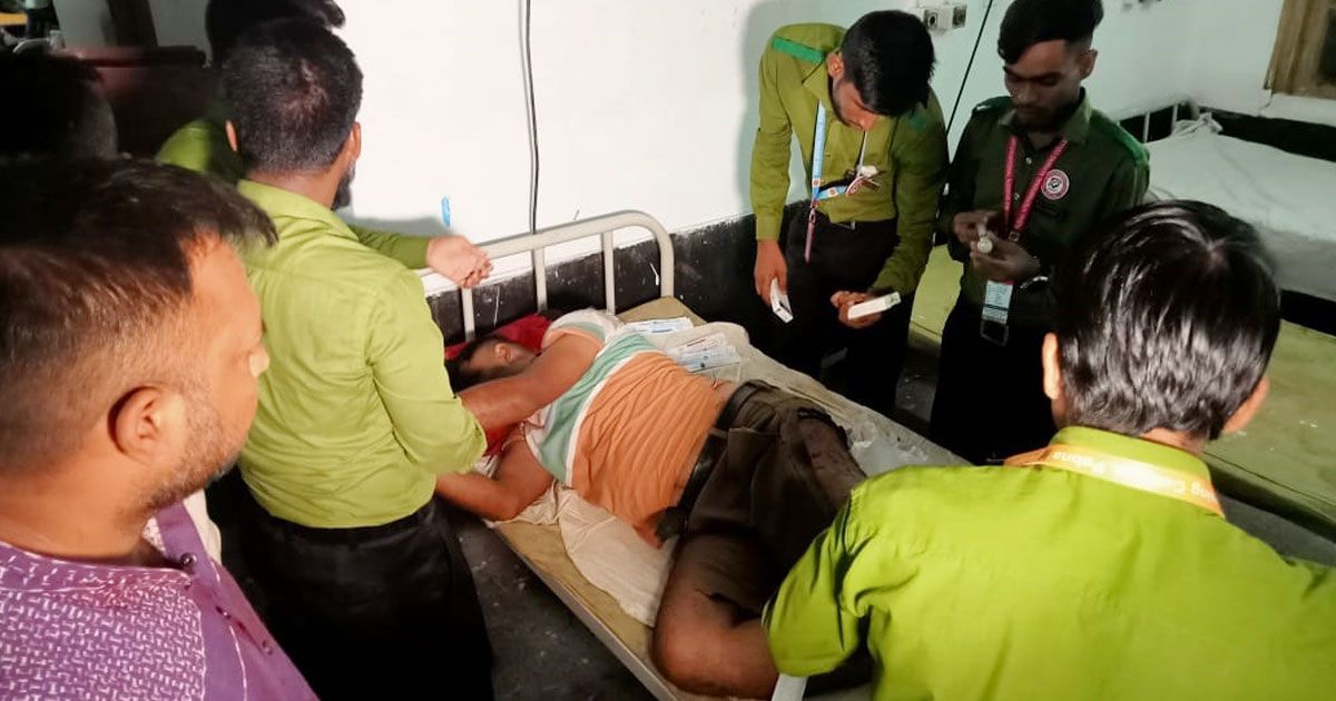 পাবনায়-দুই-প্রার্থীর-সমর্থক-ও-পুলিশের-ত্রিমুখী-সংঘর্ষ-গুলি