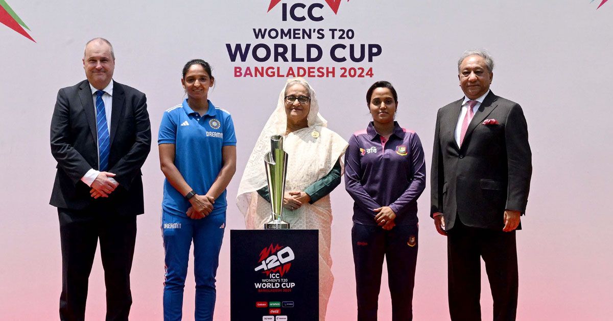 প্রধানমন্ত্রীর সঙ্গে জাতীয় নারী ক্রিকেট দলের সাক্ষাৎ