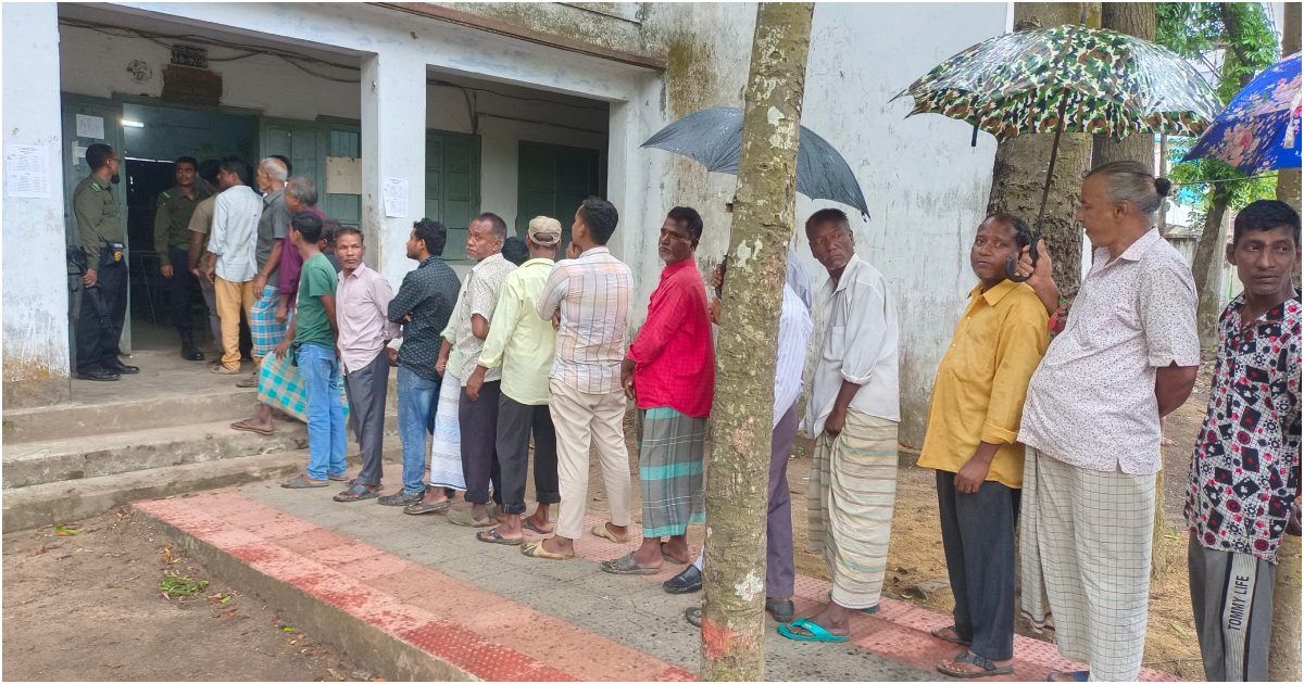 উপজেলায়-দুপুর-১২টা-পর্যন্ত-গড়-ভোট-১৫-২০-শতাংশ-ইসি